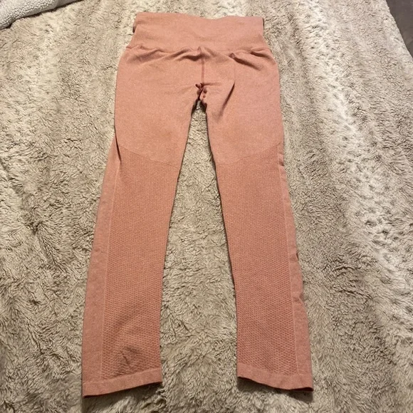 Naturyl Peach Gym Leggings - Picture 3 of 4